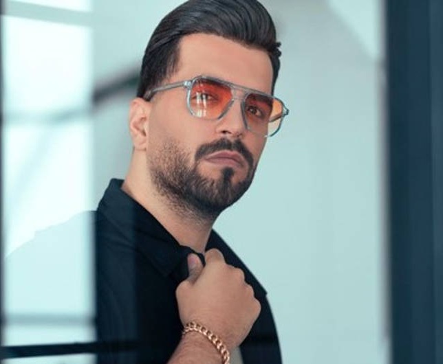 دانلود 24+ آهنگ‌ منتخب آصف آریا | پلی‌لیست ویژه