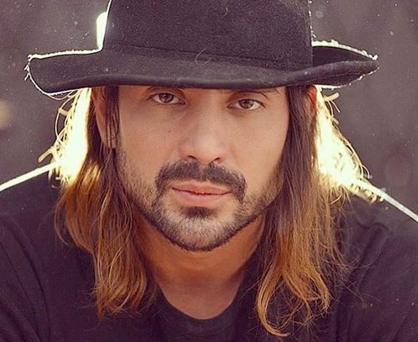 دانلود بهترین آهنگ‌های امیر عباس گلاب | پر از حس زندگی